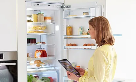 Home Connect oder Smart Home vernetzt Ihren Geschirrspüler mit dem Internet, einem Energiemanagementsystem und Ihrem Smart Phone.