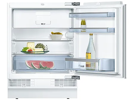 Ein Unterbaukühlschrank unter der Arbeitsplatte kommt oft in der SIngleküche, Büroküche oder WG-Küche zum Einsatz