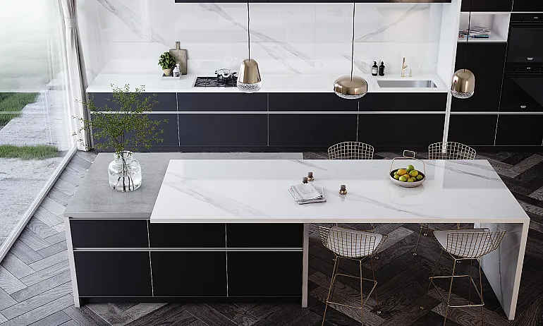 Moderne Küche mit Theke und Küchenrückwand aus Dekton Stonika