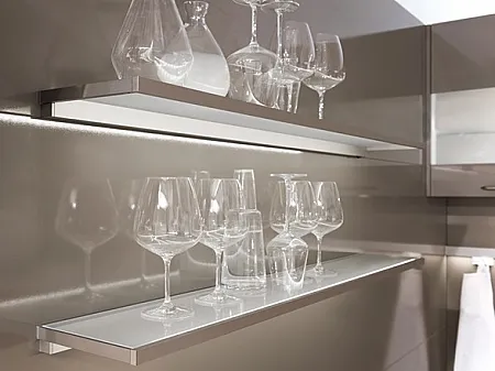 Glasregale können als Glasborde oder auch als Lichtböden eingesetzt werden.