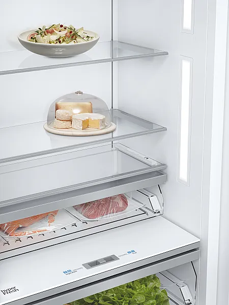 Kühlschrank mit LED Beleuchtung