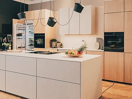 grifflose, moderne Küche mit Siemens Küchengeräten