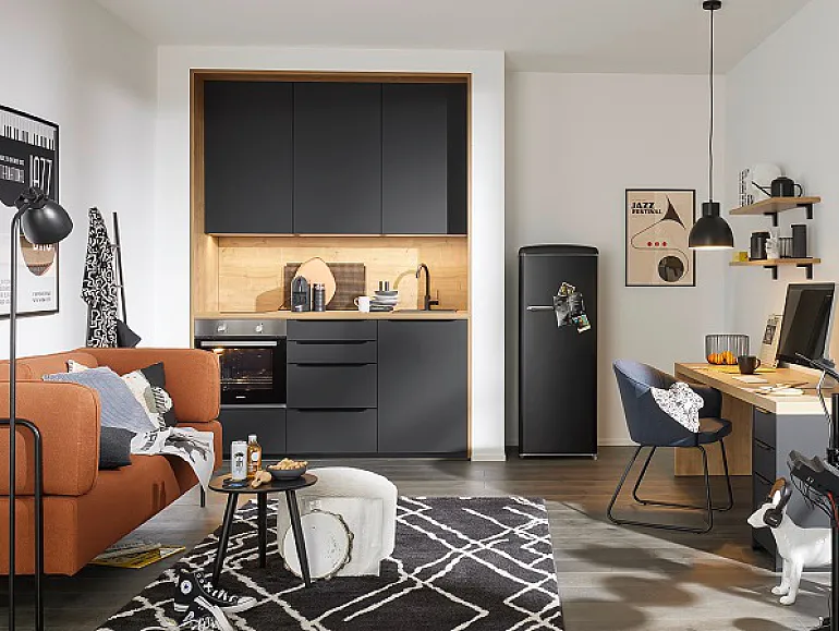 Kleine Küche für Studentenapartment mit viel Stauraum von Nolte