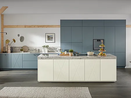Skandinavische Ballerina Küche mit Küchenfronten CROSS ELEMENTS