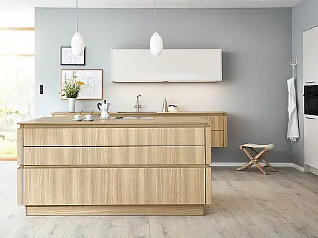 Minimalistische Trendline-Kücheninsel von Beckermann Küchen