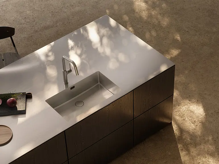 Suter Arbeitsplatte aus Edelstahl