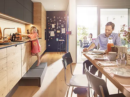 Blum Space Step