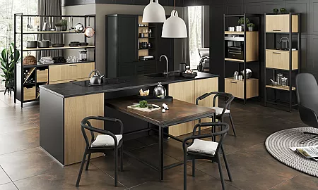 Wonen, eten, koken: moderne, zwarte keukens combineren dit op een stijlvolle manier.