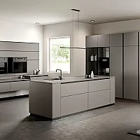 Küche ohne Griffe in Grau