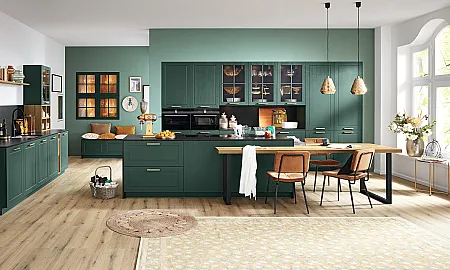 Grüne Küche im Farbton Dunkelgrün