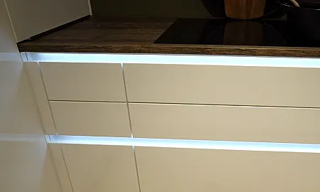Beleuchtete Griffspur in Küche von Nolte