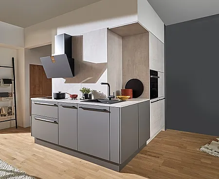 kleine Nolte Küche in Grau in Eckplanung