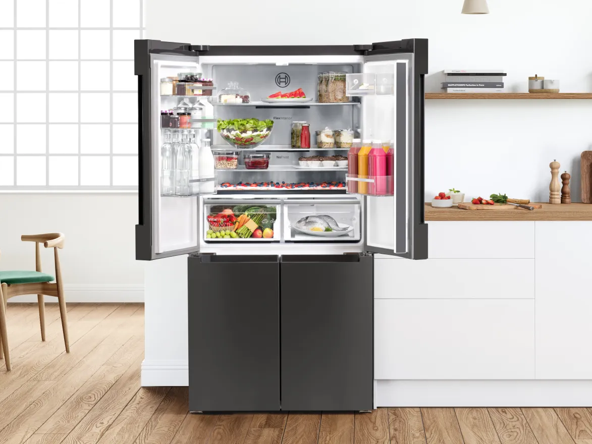 Side-by-Side Kühlschrank in der Küche
