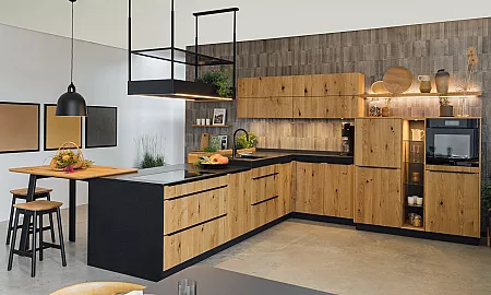 Moderne Massivholzküche
