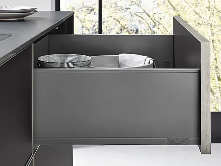 Uittrekelement met roestvrijstalen zijpanelen