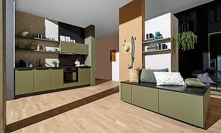 Sitzbank im Wohnbereich passt zu grüner Nolte Küche