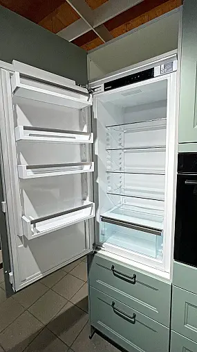 Stilvolle U-Küche im Landhausstil