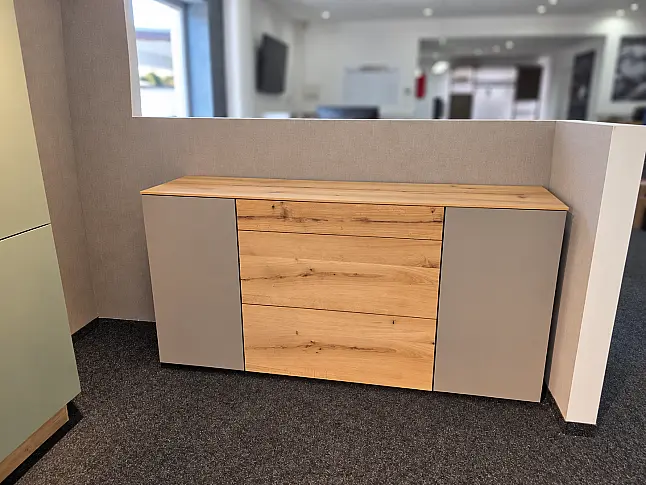 Elegantes, zeitloses Sideboard - Schubkastenschrank und Abdeckboden mit edlem Echtholzfurnier - Exklusives Messestück