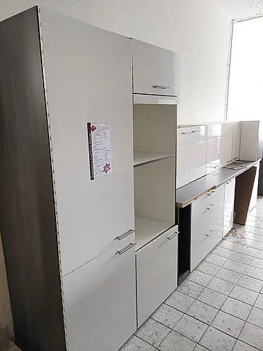 Ausstellungsküche / weiß / Lacklaminat / Hochglanz/ Küche Nr. 305