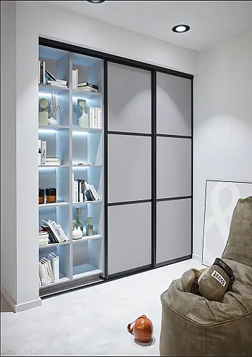 Exklusive Schreibtischnische und Regale mit LED-Beleuchtung - inkl. Schiebetürenanlage - Tolles Office ! ! !