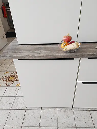 wir haben noch teile vorrort  und können noch küchen usammenstellen aus der angegebenen  Front