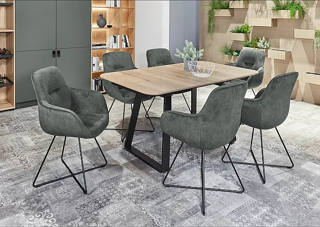 Exklusive Schrank / Regalwand mit Nische inkl. Weinkühlschrank inkl. Tisch und Stühle