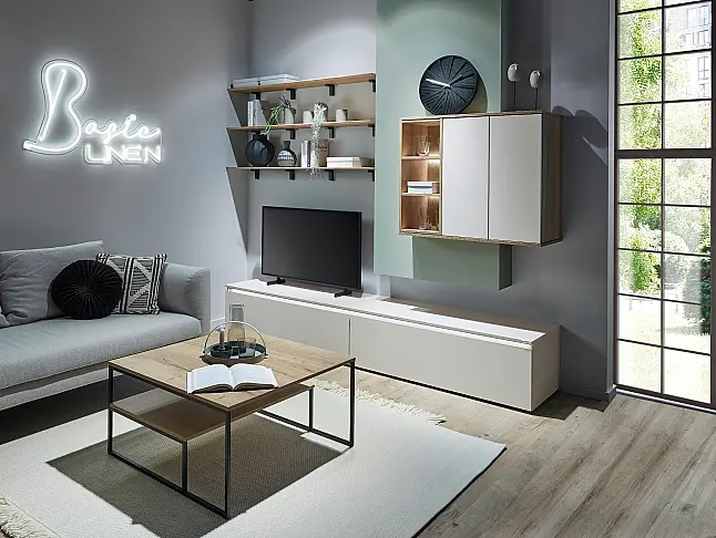 Exklusive Anbauwand / Mediawand mit Couchtisch - Facettenborde und LED-Beleuchtung