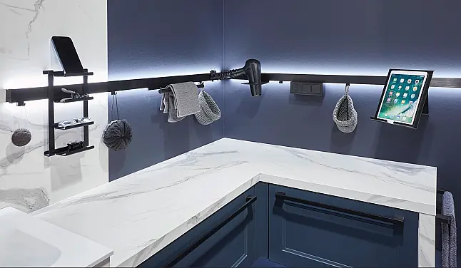Exklusives Badezimmer - Doppelwaschtisch - Backlight-LED-Stollen - LED-Nischenleisten - Luxus pur ! ! !