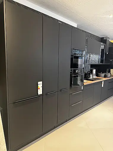 Easytouch Schwarzmatt mit einer hochwertigen Bosch Ausstattung