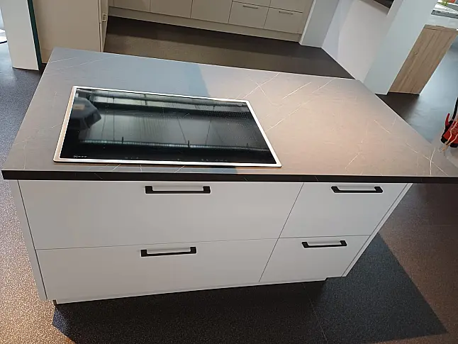 Moderne Zeitlose Küche von Häcker Loft C258 polarweiß Softlack