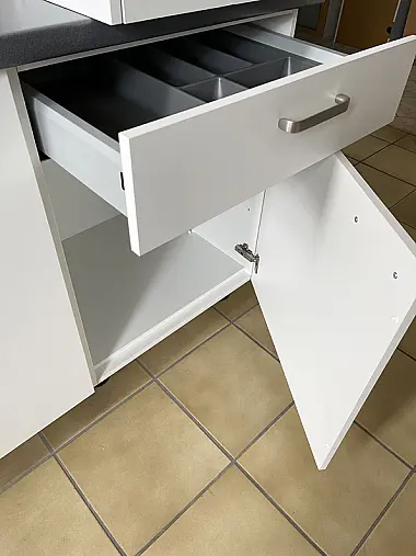 Küchenzeile  /Front  Weiß Matt/ Express Nr.14 / Ausstellungsküche