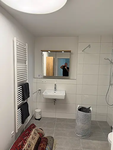 Badezimmerschrank