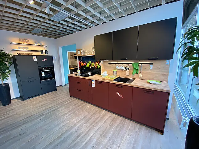 Koje 2 Nobilia Easy Touch Lacklaminat mit Junker Geräten