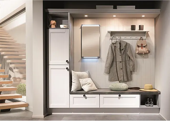 Exklusive Garderobe - Echtholz - Seidengrau lackiert