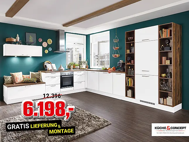 Moderne L-Küche mit integrierter Sitzplatzlösung