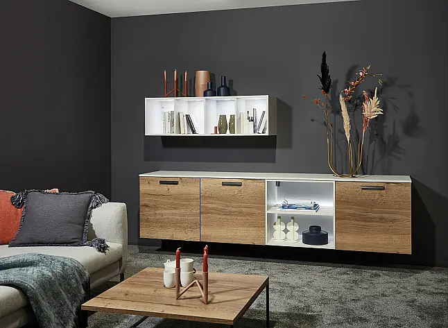 Exklusive Wohnwand / Sideboard / TV-Board - LED-Beleuchtungen