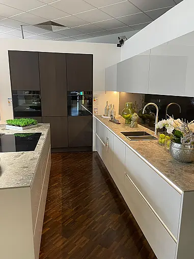 SieMatic SLX sterlinggrau glänzend