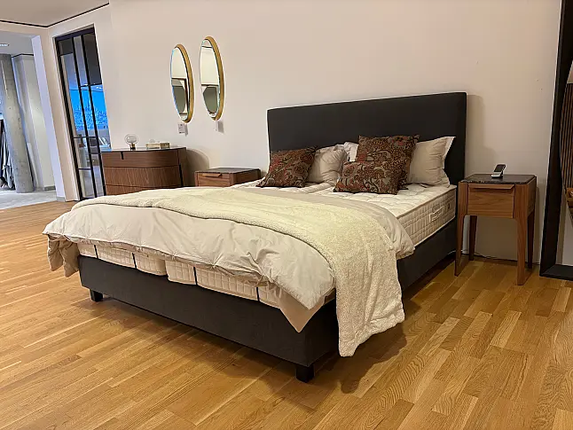 Polsterbett / Box Spring / motorische Verstellung