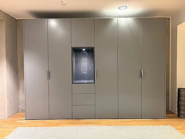Garderobenschrank / LED Beleuchtung / B: 347 cm  H: 248 cm