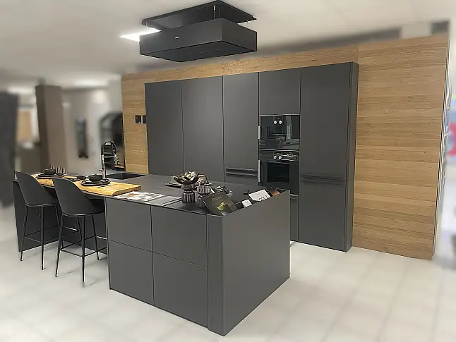Hochwertige LEICHT Küche mit Gaggenau Geräten