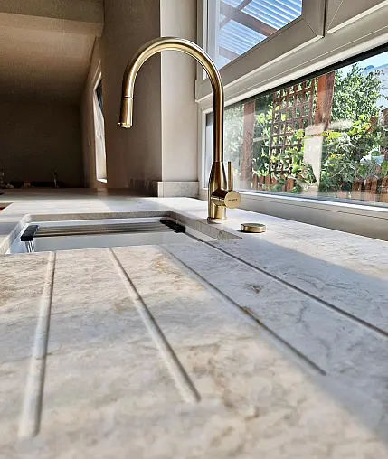 Moderne Ballerina Designküche mit Smartglas