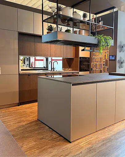 Bauformat Musterküche – Moderne Designküche mit Kochinsel und Premium-Ausstattung