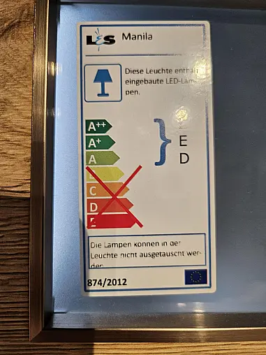 Moderne U - Küche mit angebauter Insel rechts
