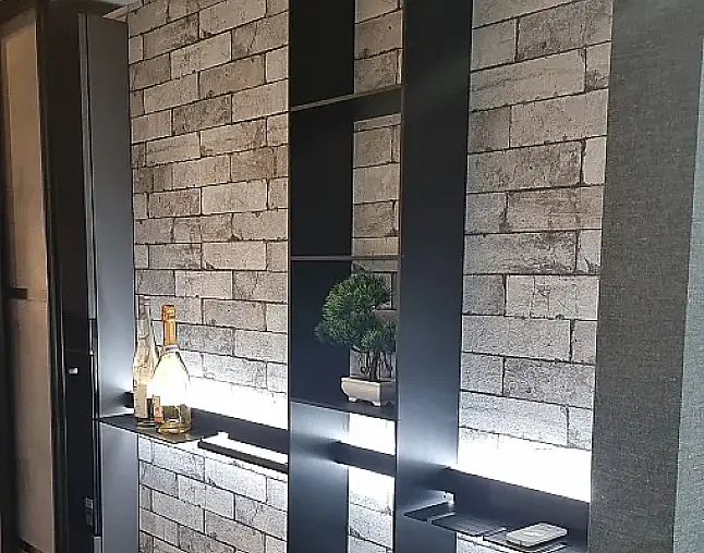 Moderne Lackfront in Betonkombination