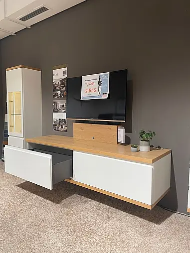 2 Vitrinen 45 cm, TV- Sideboard 180 cm, indirekte Bel., TV- Halterung, Repeater
