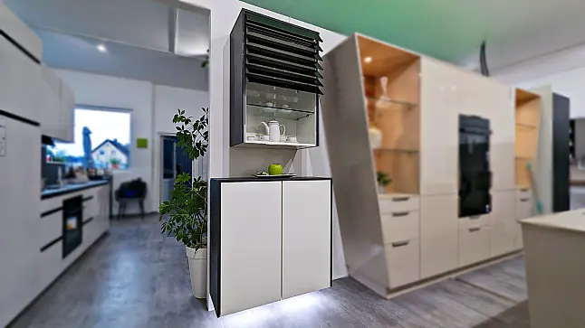 Ballerina Sideboard und elektrischer Jalousien-Schrank