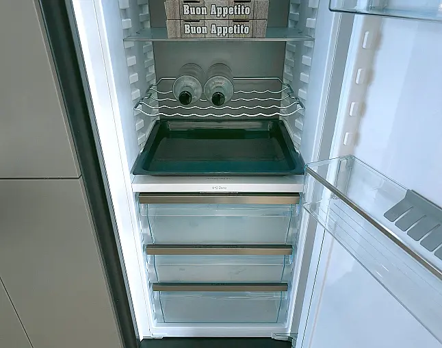 Miele Combi-Dampfgarer m. HydroClean + Backofen m. Kernthermometer, Klimagaren &amp; Pyrolyse + Kaffeeautomat + Wärmeschublade + Gefrierer + XL-Kühlschrank m. Frischschubladen + Geschirrspüler. berbel Muldenlüfter m. Indukt. &amp; permalyt. 2Zonen-Weinkühlschrank