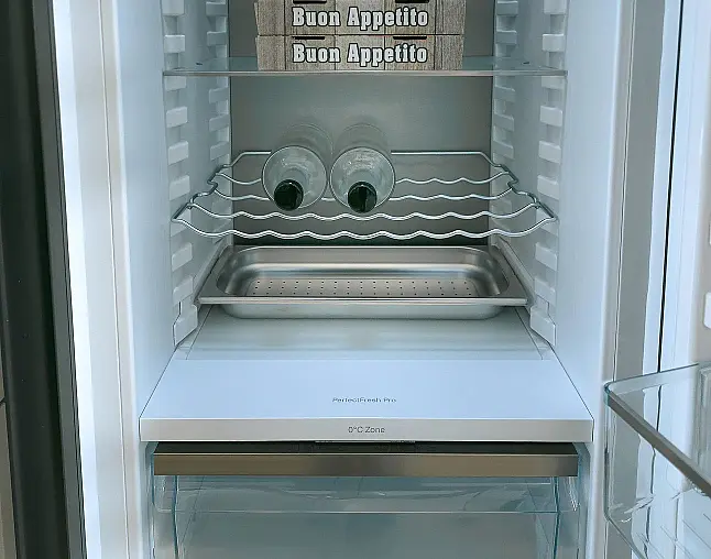 Miele Combi-Dampfgarer m. HydroClean + Backofen m. Kernthermometer, Klimagaren &amp; Pyrolyse + Kaffeeautomat + Wärmeschublade + Gefrierer + XL-Kühlschrank m. Frischschubladen + Geschirrspüler. berbel Muldenlüfter m. Indukt. &amp; permalyt. 2Zonen-Weinkühlschrank