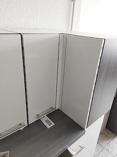 Ausstellungsküche / weiß / Lacklaminat / Hochglanz/ Küche Nr. 305