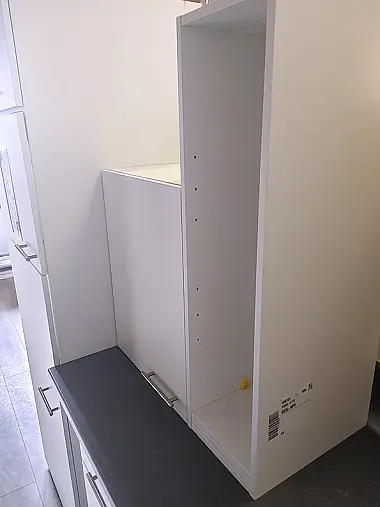 Ausstellungsküche /Front: weiß / matt/ Küche Nr. 303